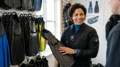 What Are Scuba Fin Blade Materials: Rubber, Composite, and Carbon Explained